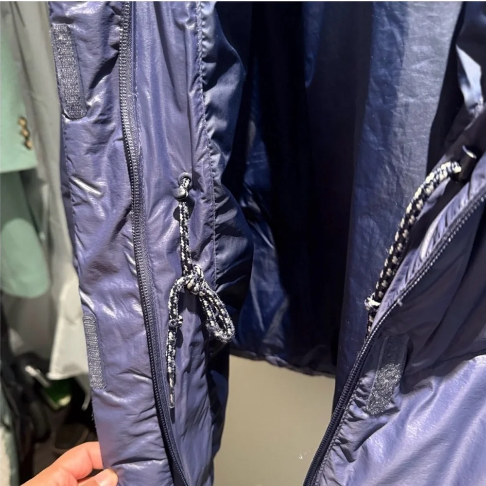 Columbia Women's Deep Blue Puffer Jacket - Picture 6 of 8